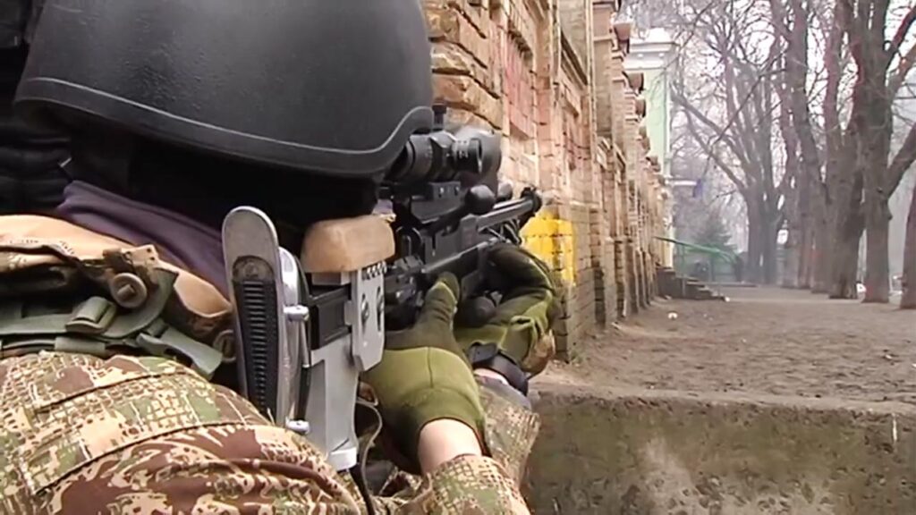 Ανατριχιαστική ομολογία Πολωνού πολιτικού: “Δικοί μας οι ελεύθεροι σκοπευτές που αιματοκύλισαν την πλατεία Μαϊντάν”