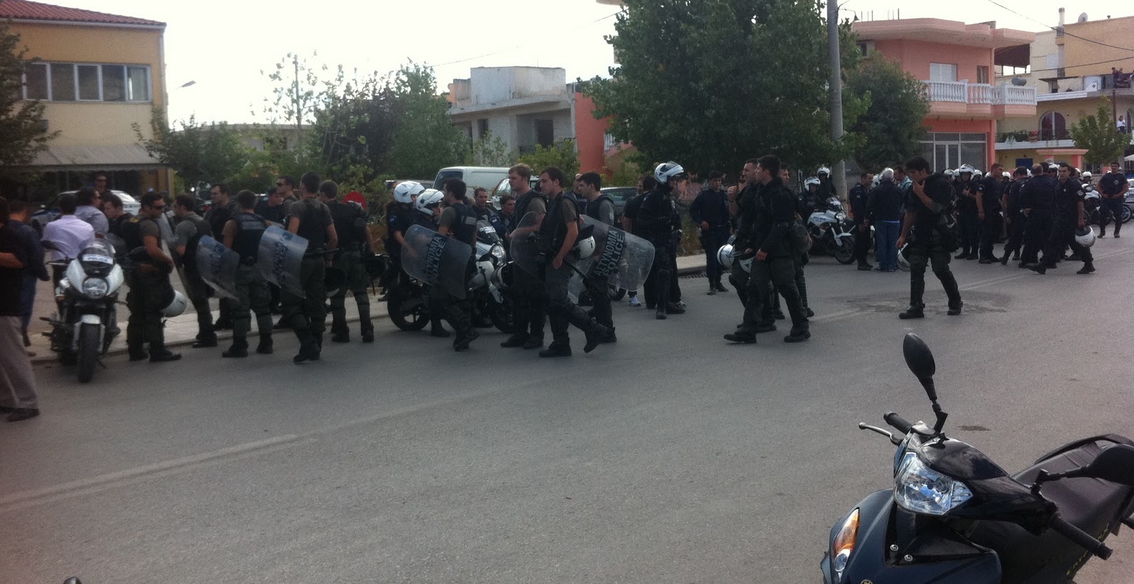 Επιχείρηση της ΕΛ.ΑΣ. σε καταυλισμούς στο Ζεφύρι -Παρούσα και η Οικονομική Αστυνομία