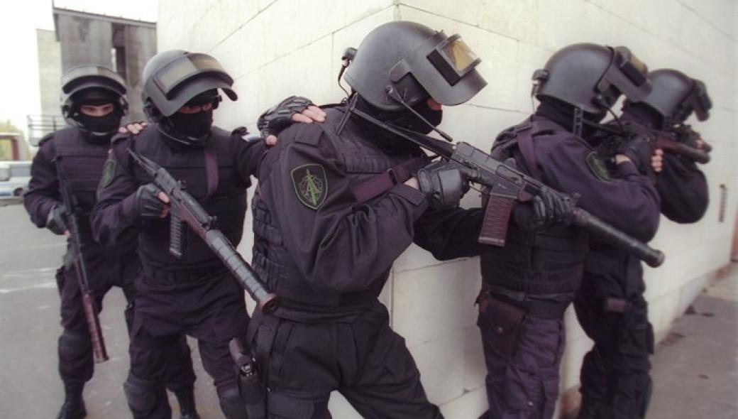 Εντυπωσιακή επιχείρηση των ειδικών δυνάμεων της ρωσικής Αστυνομίας εναντίον θωρακισμένου… Audi