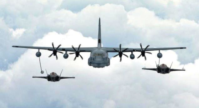 Εναέριος ανεφοδιασμός F-35B από KC-130J
