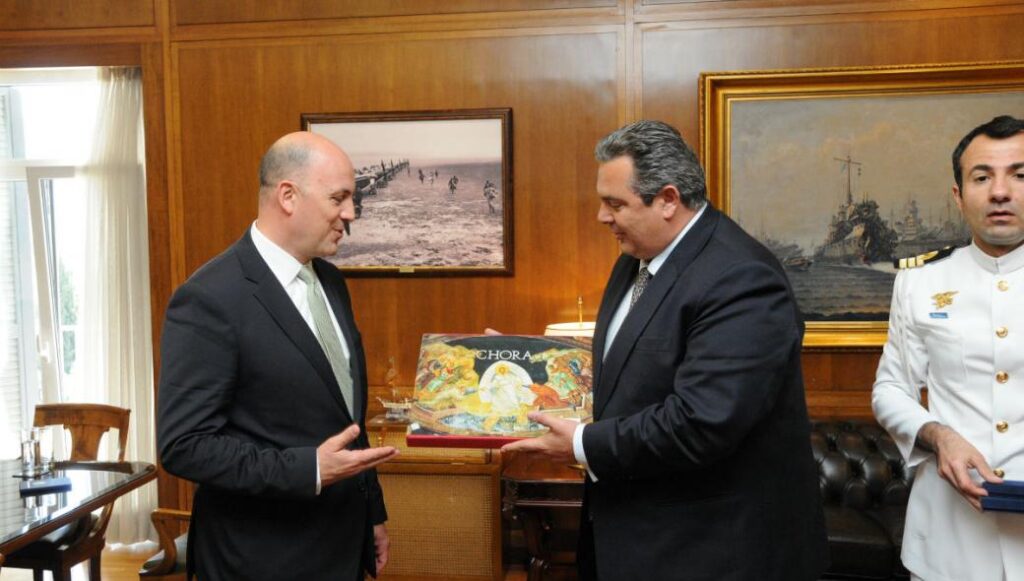 Συνάντηση ΥΕΘΑ Πάνου Καμμένου με τον Πρέσβη της Τουρκίας στην Ελλάδα