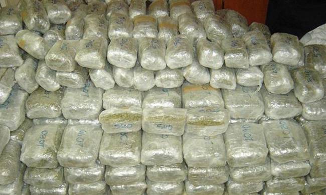 Διακινούσαν ναρκωτικά με εντολές κρατουμένου