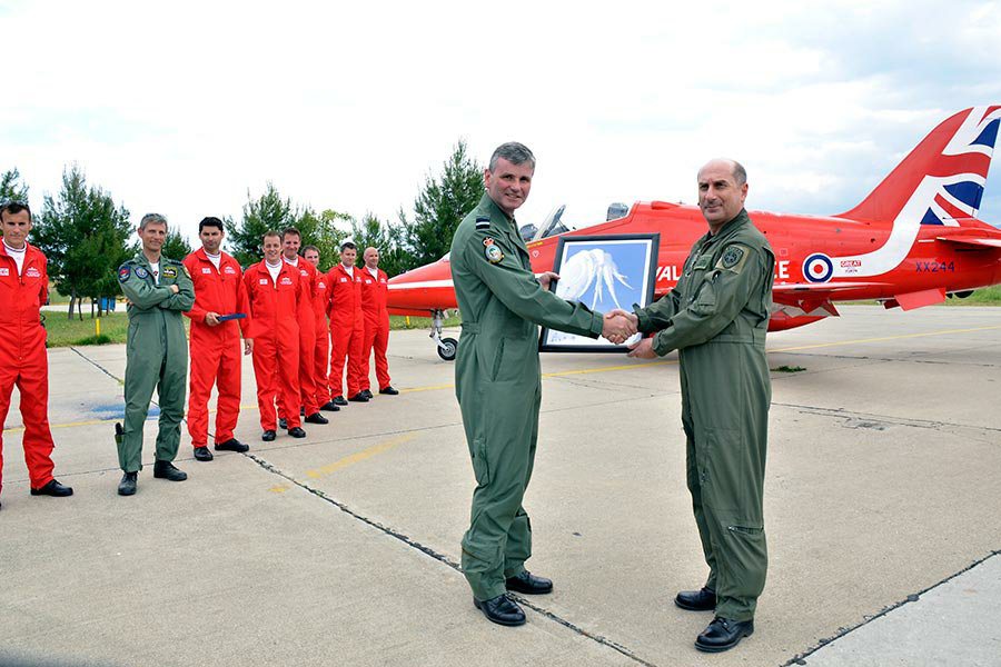 Αξιωματικοί του ακροβατικού σμήνους «Red Arrows» επισκέφτηκαν την 114ΠΜ στην Τανάγρα