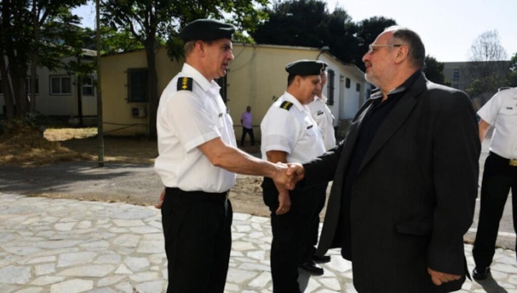 Στις εγκαταστάσεις της Στρατολογίας στο Ρουφ ο Κ.Ήσυχος για το τέλος του ρουσφετιού