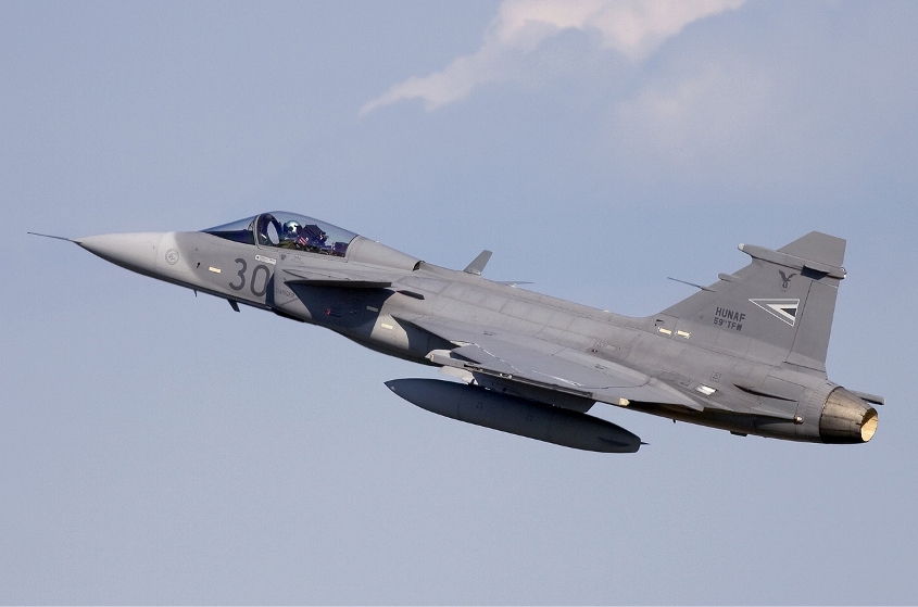 Ουγγρικό Gripen κατέπεσε στην Τσεχία [εικόνες]