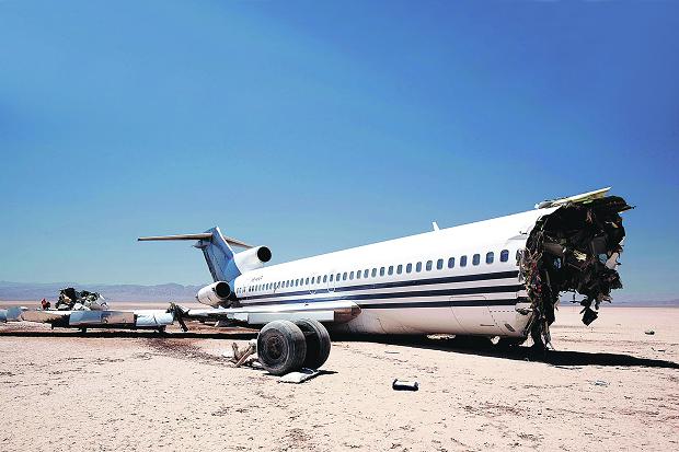 Όταν αμερικανικό κανάλι έριχνε ένα Boeing στην έρημο για να καταγράψει την πρόσκρουση! [βίντεο]