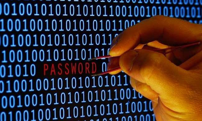 Υπέκλεψαν κωδικούς ασφαλείας και αφαίρεσαν χρήματα από λογαριασμούς