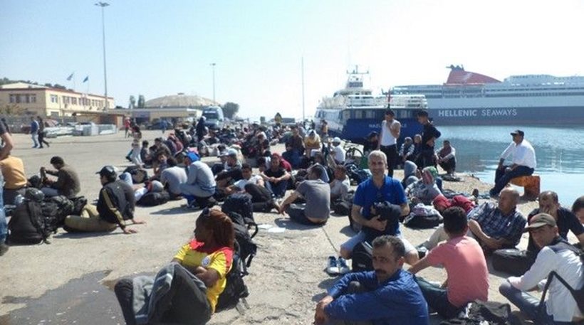 Λάθρο λιάζονται στη Μυτιλήνη: Το λιμάνι έχει μετατραπεί σε ανοικτό καταυλισμό – Δέχεται 700 άτομα τη μέρα!