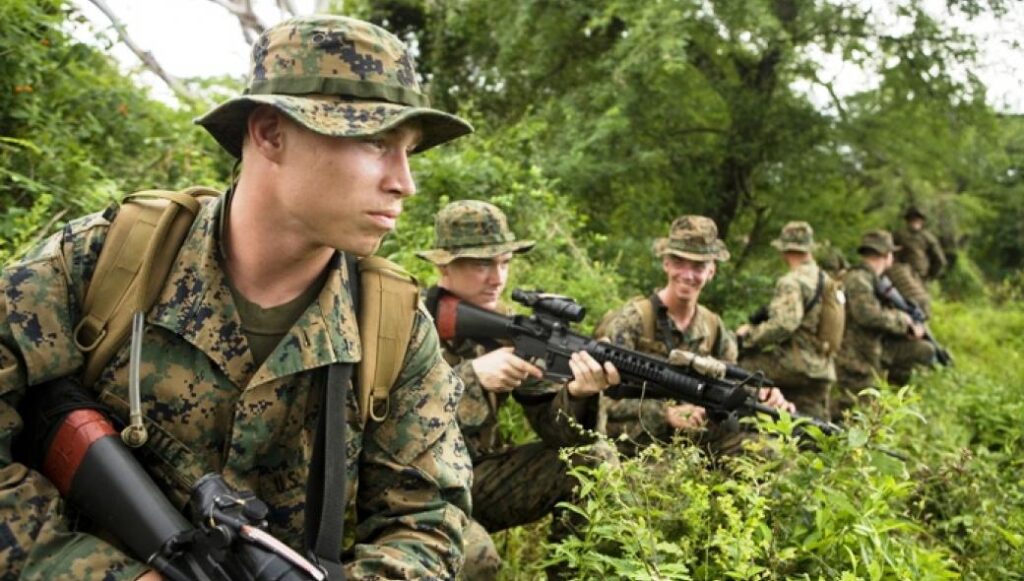 “Welcome to the jungle”: Δείτε πως εκπαιδεύονται οι Αμερικανοί Πεζοναύτες για μάχη μέσα στην ζούγκλα