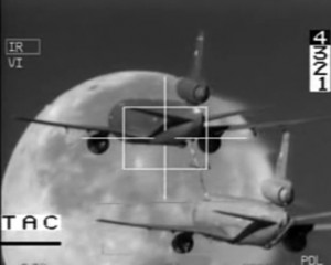 Εκπληκτικό βίντεο: KC-10 ανεφοδιάζει KC-10 στον αέρα με φόντο την πανσέληνο