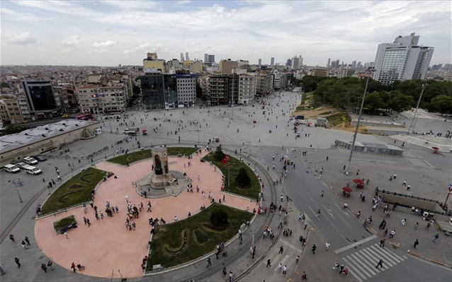 Έκτακτα μέτρα ασφαλείας στην πλατεία Ταξίμ ώστε να αποτραπεί η επανάληψη των ταραχών του 2013