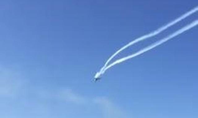 Σύγκρουση αεροσκαφών του σμήνους Frecce Tricolori κατά τη διάρκεια επίδειξης – Πανικός στους θεατές (vid, εικόνες)