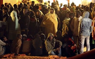 Χαμός με τους λαθρομετανάστες στο λιμάνι της Πάτρας- Προχωρούν σε προσαγωγές οι αστυνομικοί