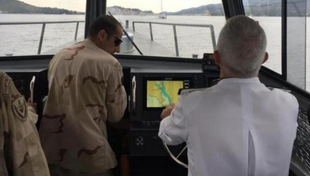 Σε σκάφος “ανορθόδοξου πολέμου” ο Π.Καμμένος με καπετάνιο τον Α/ΓΕΝ