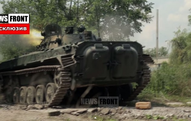 Βίντεο: Σφοδρές μάχες μεταξύ Ουκρανών και ρωσόφωνων στη Μαρίνκα