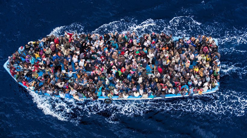 Μεγάλη επιχείρηση διάσωσης λαθρομεταναστών, με τη συμμετοχή βρετανικών, σουηδικών, ισπανικών και ιταλικών σκαφών