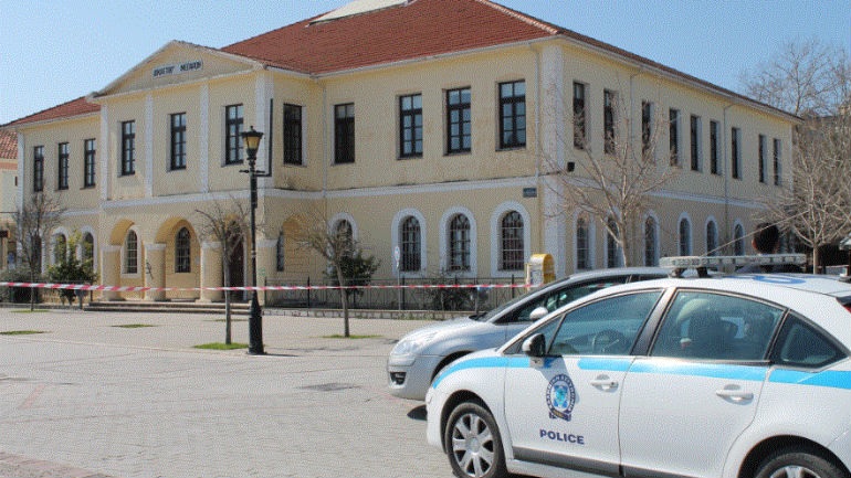 Πρέβεζα: Αυτοτραυματίστηκε με ξυράφι μέσα στο δικαστήριο