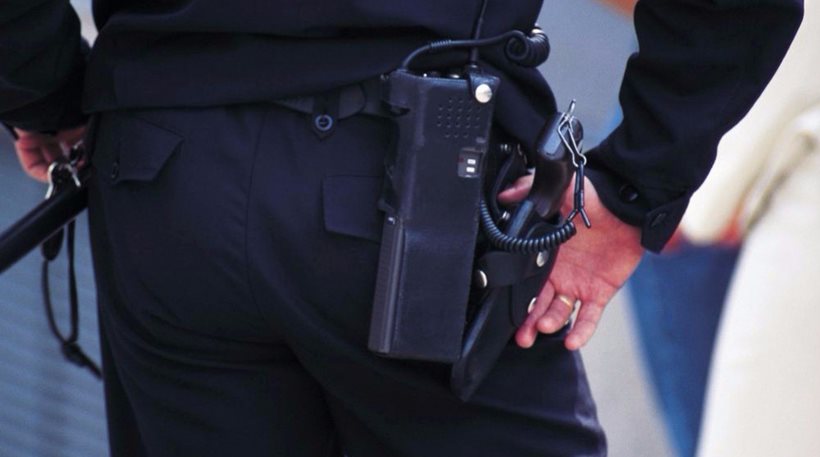 Πάτρα: Αφαιρέθηκαν τα όπλα από τρεις αστυνομικούς λόγω ύποπτης αλλαγής στη συμπεριφορά τους