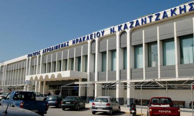 Ηράκλειο: Χειροπέδες σε τρεις αλλοδαπούς με πλαστά ταξιδιωτικά έγγραφα