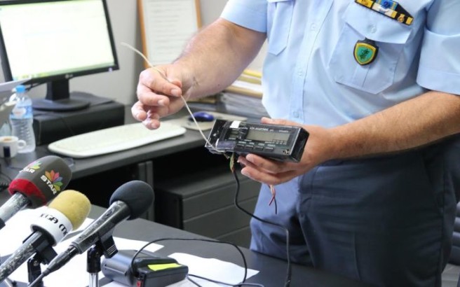 Έτσι παρενέβαιναν σε ταμειακές και ταξίμετρα οι οδηγοί ταξί που συνελήφθησαν (εικόνες)