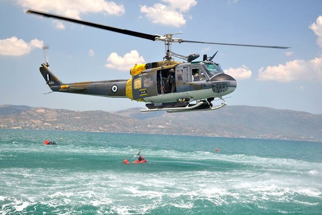 Ναυαγός: Άσκηση εγκατάλειψης – επιβίωσης για τους πιλότους της ΠΑ [εικόνες-βίντεο]