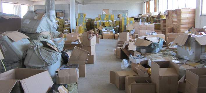 Δύο αποθήκες με 700.000 προϊόντα μαϊμού εντόπισε η Αστυνομία