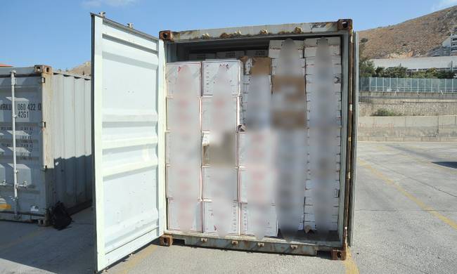 Διεθνής εγκληματική οργάνωση θα «έριχνε» 570.000 λαθραία τσιγάρα στην αγορά