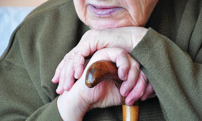 Ηλεία: Συνελήφθησαν τέσσερις γυναίκες για κλοπή σε βάρος ηλικιωμένης