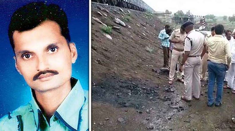 Ινδία: Έκαψαν δημοσιογράφο που τα είχε βάλει με τη «Μαφία της Άμμου» (εικόνες&video)