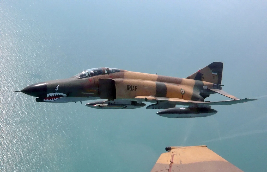 F-14 και F-4 της αεροπορίας του… Ιράν πάνω από τον περσικό κόλπο [βίντεο]