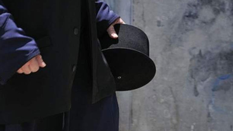 Ιερέας”μαϊμού” τελούσε λευκούς γάμους με… το αζημίωτο!