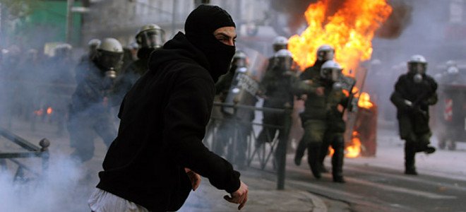 Προβοκατόρικη εισβολή αναρχικών σε σουπερ-μάρκετ