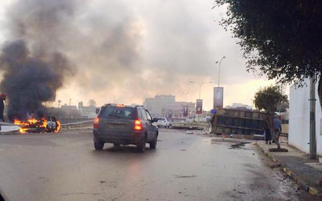 Αιματηρή έκρηξη παγιδευμένων αυτοκινήτων στη Λιβύη- Τουλάχιστον 6 νεκροί