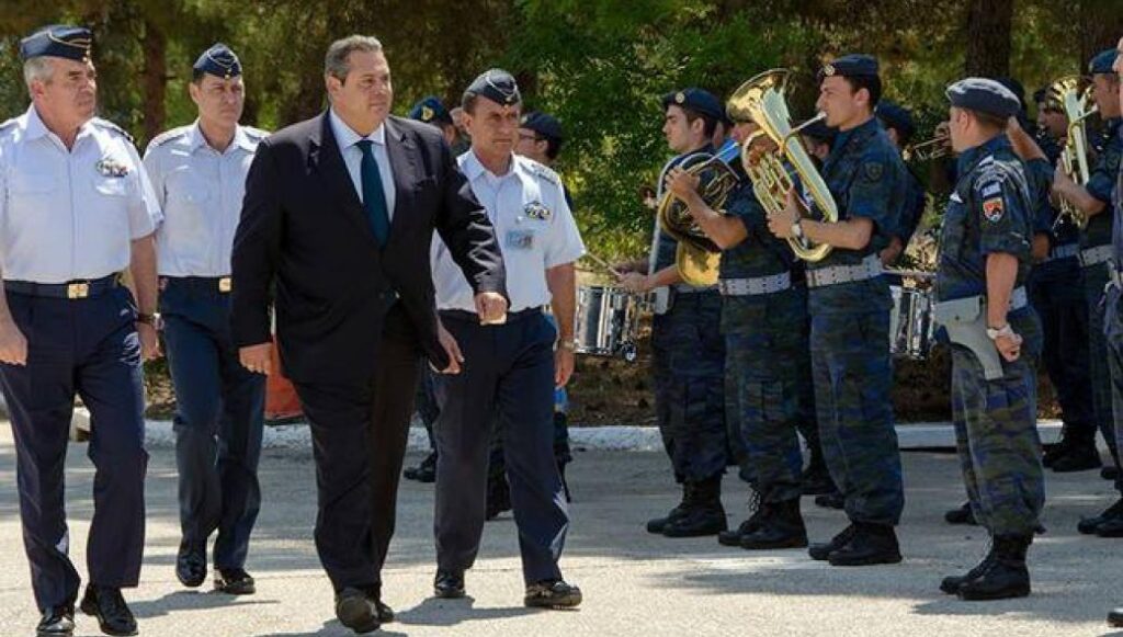 Στην 112ΠΜ ο ΥΕΘΑ Π.Καμμένος [εικόνες]