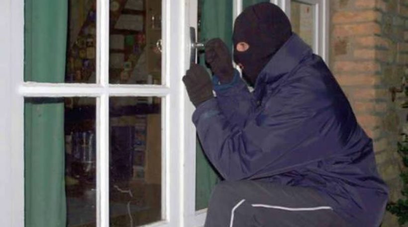 Άδειασαν το σπίτι Ρώσου και πούλησαν τα πάντα!