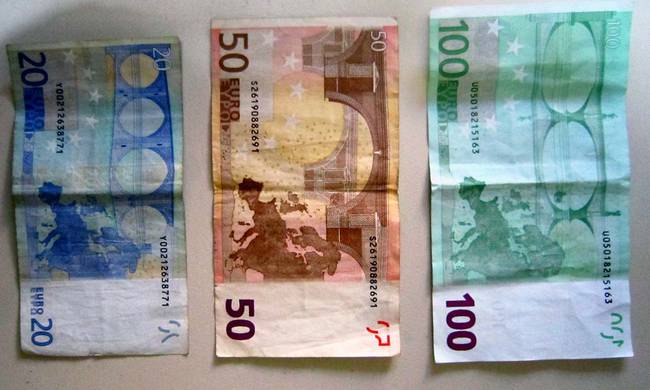 Κόρινθος: Αλβανός είχε μετατρέψει το σπίτι του σε εργαστήριο παραχάραξης χαρτονομισμάτων