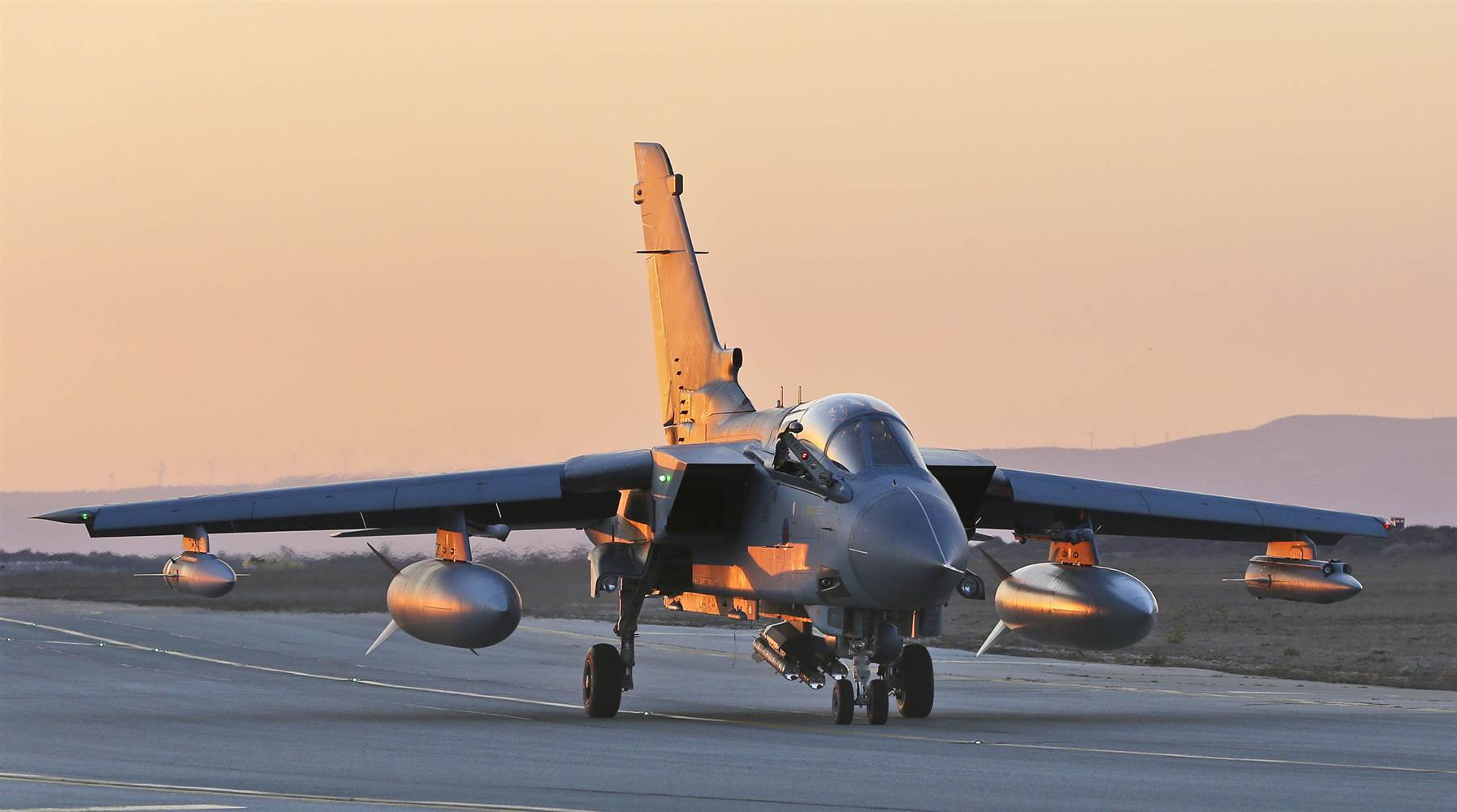 Αποκόλληση πυραύλων από μαχητικό Tornado της RAF στην Κύπρο!