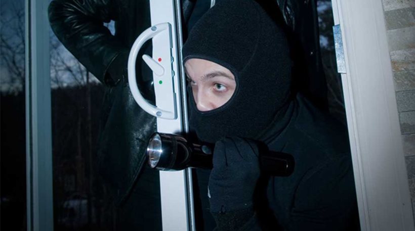 Σπείρα Αλβανών διέρρηξε έξι μαγαζιά στην Πτολεμαΐδα