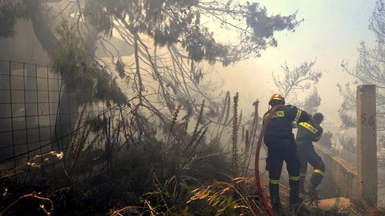 Όλη η Νεάπολη στις φλόγες [βίντεο]