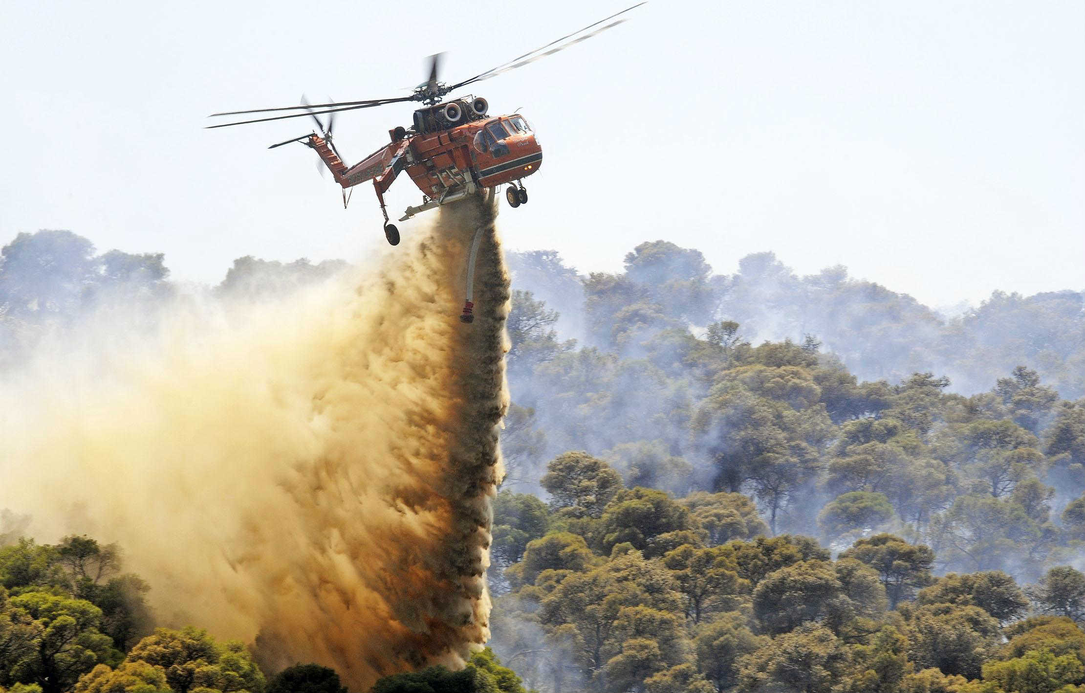 “Κόλαση του Δάντη” στη Λακωνία – Ανεξέλεγκτη η πυρκαγιά – Καίγονται σπίτια κινδυνεύει η πόλη της Νεάπολης (vid, εικόνες)