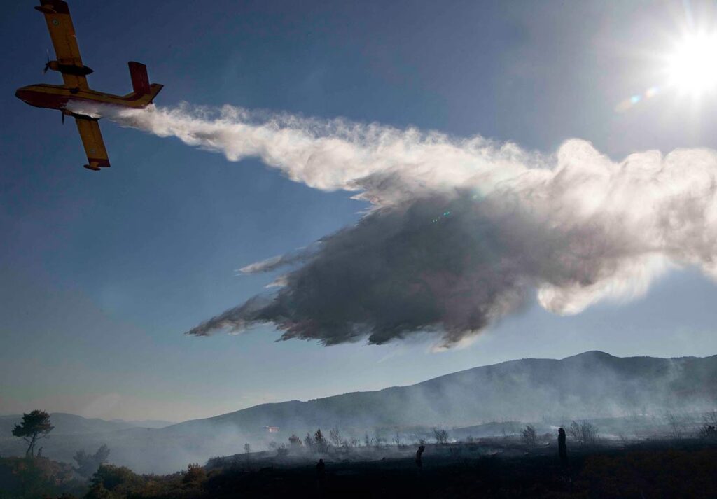 Στο “κόκκινο” η Λακωνία νεκρός ένας 58χρονος – Σε εξέλιξη οι πυρκαγιές σε Εύβοια,Αργολίδα,Καρέα και στην Μαλακάσα (LIVE) (upd)