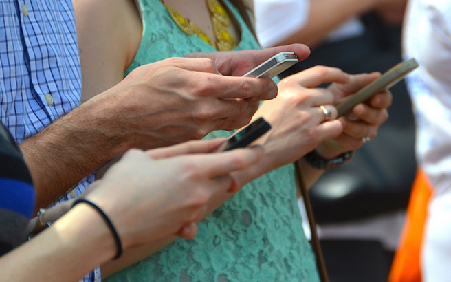 Ανήλικος συνελήφθη για κλοπές ακριβών κινητών