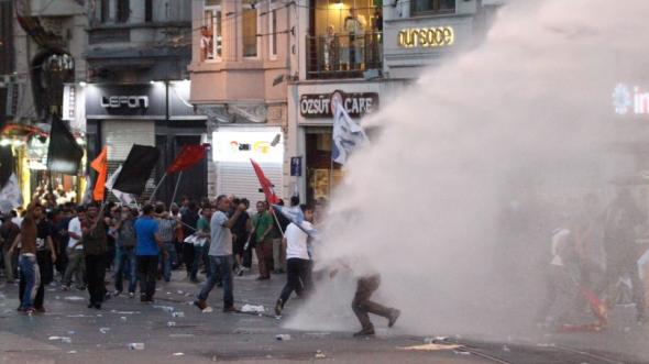 Τουρκία: Δακρυγόνα στη διαδήλωση για την έκρηξη στο Σουρούτς