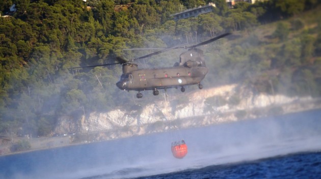 Κατάσβεση Πυρκαγιάς από CH-47 Chinοok – Βίντεο από τις τελευταίες αποστολές