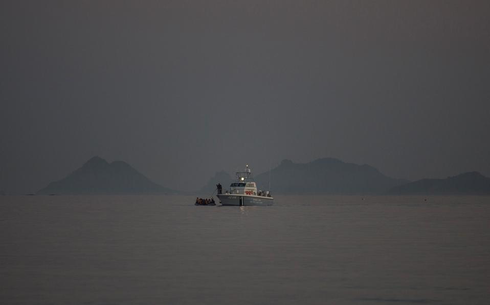 Διάσωση 414 λαθρομεταναστών στη Μεσόγειο