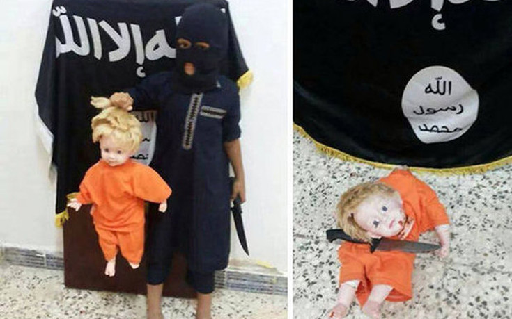 Η ISIS αναγκάζει παιδιά να αποκεφαλίζουν κούκλες! [εικόνες]