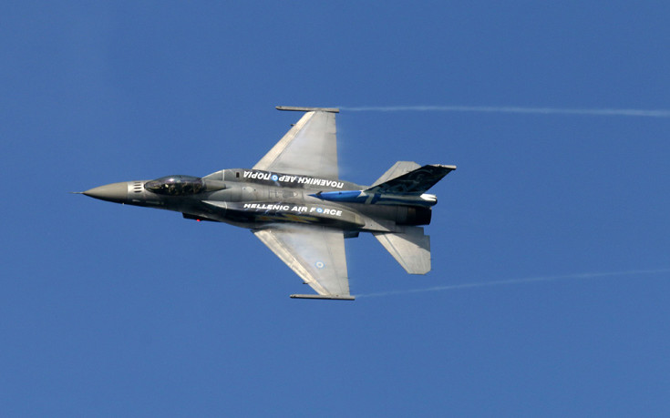 Τα χρώματα του F-16 – “Ζευς” που του χάρισαν το βραβείο στο RIAT-2015 [εικόνες]