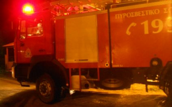 Φωτιά σε αποθήκη στο Βοτανικό- Eπιχειρούν 40 πυροσβέστες με 15 οχήματα