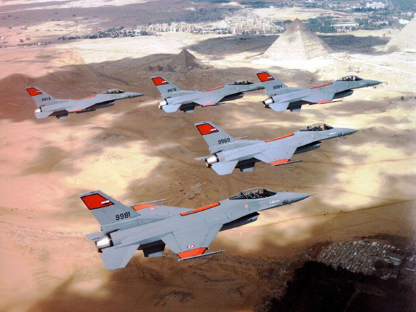 Με F-16 και AH-64 APACHE θα ενισχυθεί η Αίγυπτος