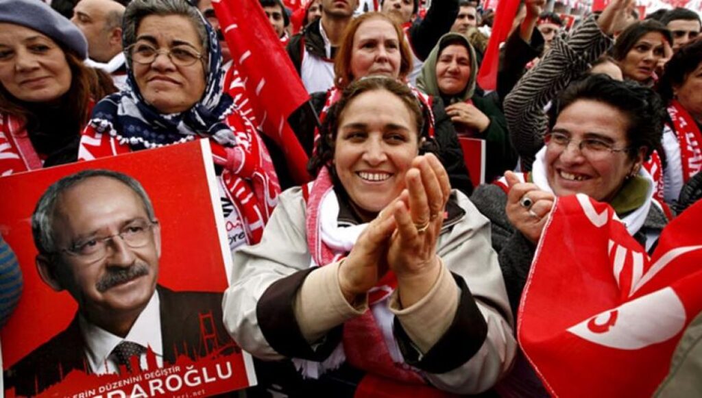 Η αντιπολίτευση κατηγορεί τον Εrdogan ότι εμποδίζει τον σχηματισμό κυβέρνησης συνασπισμού